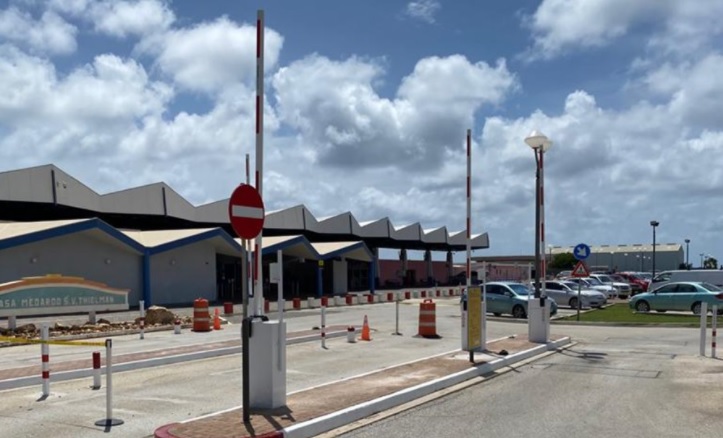 Referentie parkeerdek-vliegveld Bonaire